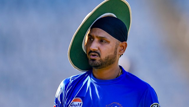 Harbhajan Singh warns Team India against spinning track at Visakhapatnam: 'This batting unit is young' Harbhajan Singh warns Team India against spinning track at Visakhapatnam: 'This batting unit is young'
