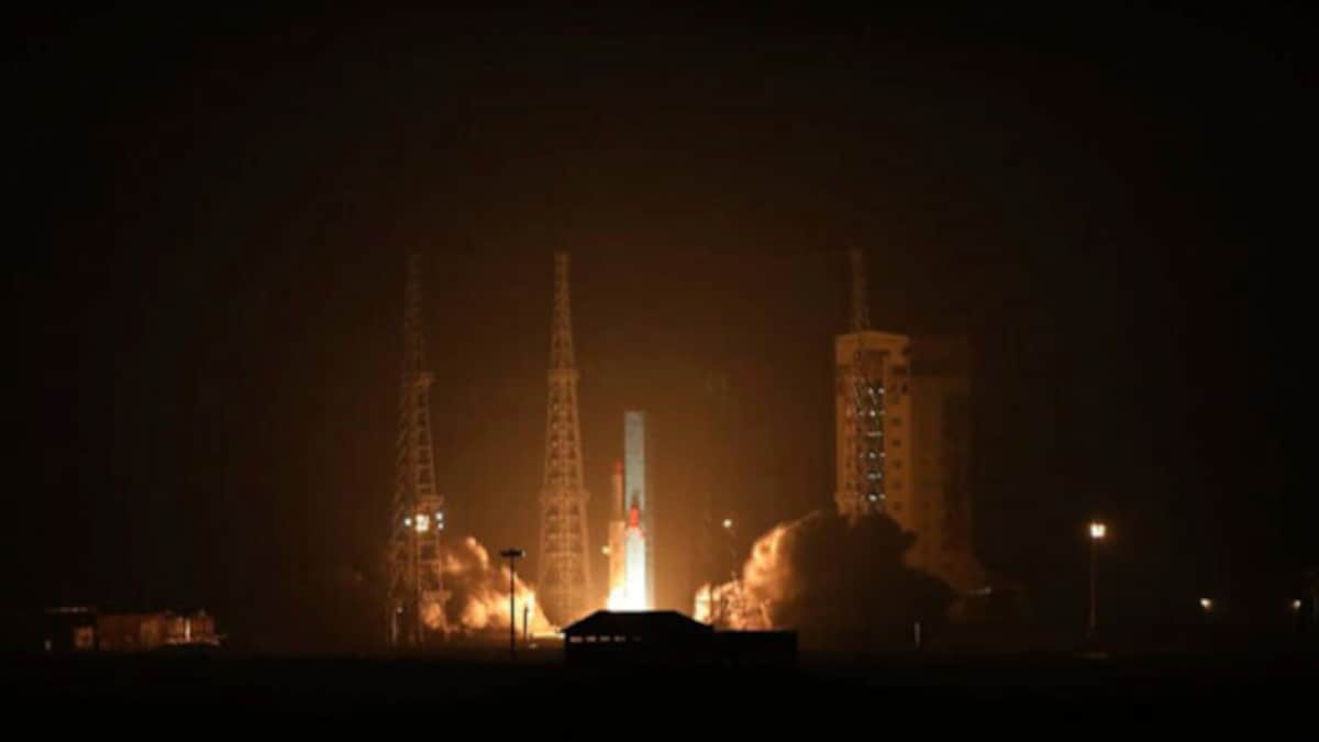 Iran conducts simultaneous launch of 3 satellites into orbit