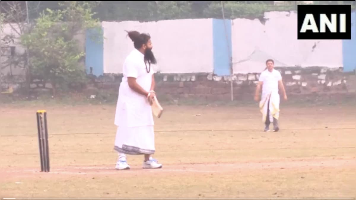 Unique cricket tournament in Bhopal features players in dhoti and kurta, commentary in Sanskrit; see video