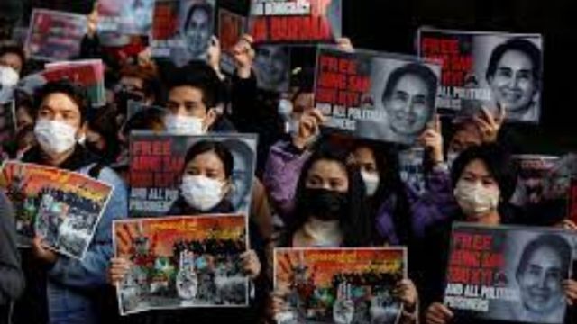 Myanmar junta to free 9,652 prisoners on humanitarian grounds Myanmar junta to free 9,652 prisoners on humanitarian grounds
