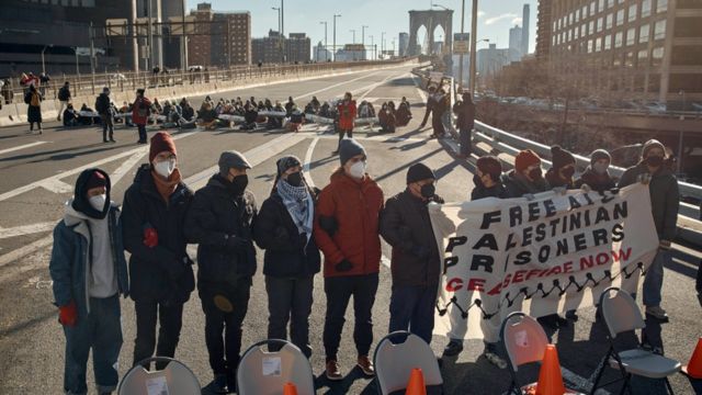 Pro-Palestinian protesters arrested after blocking NYC bridges, tunnel; roadways later reopened Pro-Palestinian protesters arrested after blocking NYC bridges, tunnel; roadways later reopened