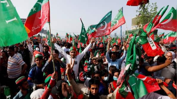 Pakistan: Political parties asked to ensure women representation in general elections