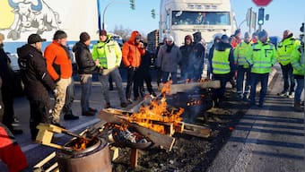 Russia: Blast hits railway line in Urals region