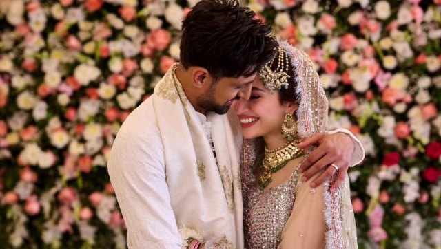 'Bohut mubaaraq baat': Shahid Afridi congratulates Shoaib Malik on marriage with Sana Javed 'Bohut mubaaraq baat': Shahid Afridi congratulates Shoaib Malik on marriage with Sana Javed