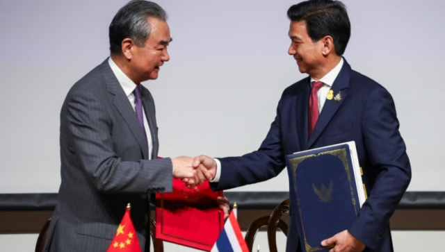 Thailand, China sign mutual visa waiver agreements Thailand, China sign mutual visa waiver agreements