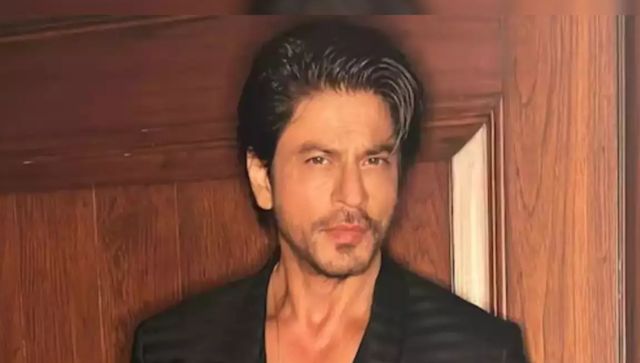 Shah Rukh Khan used to have meals at this actor's house during struggling days, credits him for his success Shah Rukh Khan used to have meals at this actor's house during struggling days, credits him for his success
