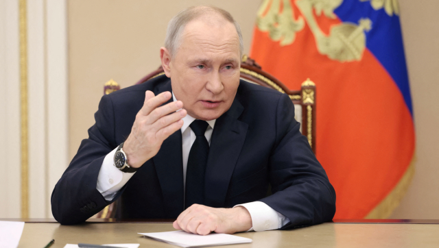 Russia passes bill to authorise taking over assets of citizens who 'discredit the army' Russia passes bill to authorise taking over assets of citizens who 'discredit the army'