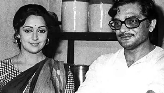 Hema Malini reveals Gulzar gave her a 'simple saree with non-matching blouse' for 1975 film 'Khushboo' Hema Malini reveals Gulzar gave her a 'simple saree with non-matching blouse' for 1975 film 'Khushboo'