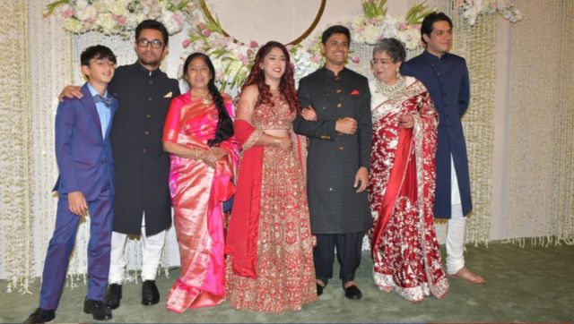 WATCH: Aamir Khan poses with entire family for Ira Khan-Nupur Shikhare wedding reception, Kiran Rao misses the occasion WATCH: Aamir Khan poses with entire family for Ira Khan-Nupur Shikhare wedding reception, Kiran Rao misses the occasion