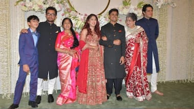 WATCH: Aamir Khan poses with entire family for Ira Khan-Nupur Shikhare wedding reception, Kiran Rao misses the occasion