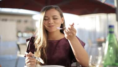 A Resolution You Need: Eat breakfast before 8 am, dinner before 8 pm. Here's why