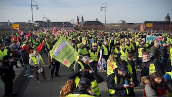 Workers take part in a nationwide strike called by the German trade union Verdi over a wage dispute, in Mainz, Germany. Reuters 