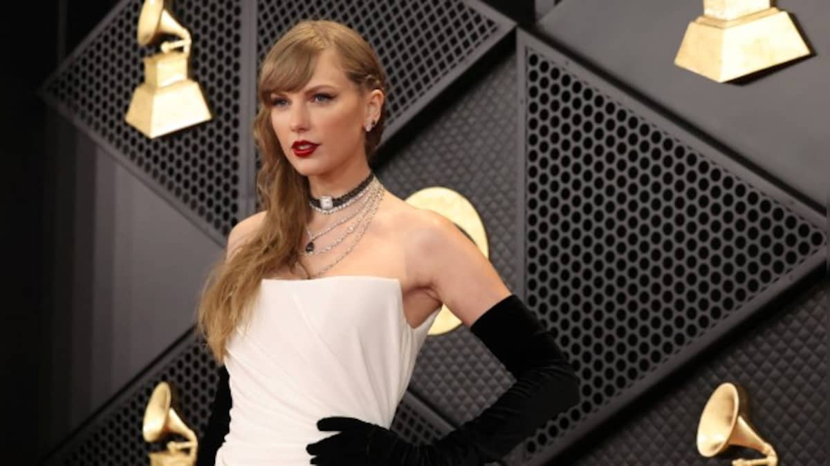 Are flight details private? Why is Taylor Swift threatening legal action against a student?