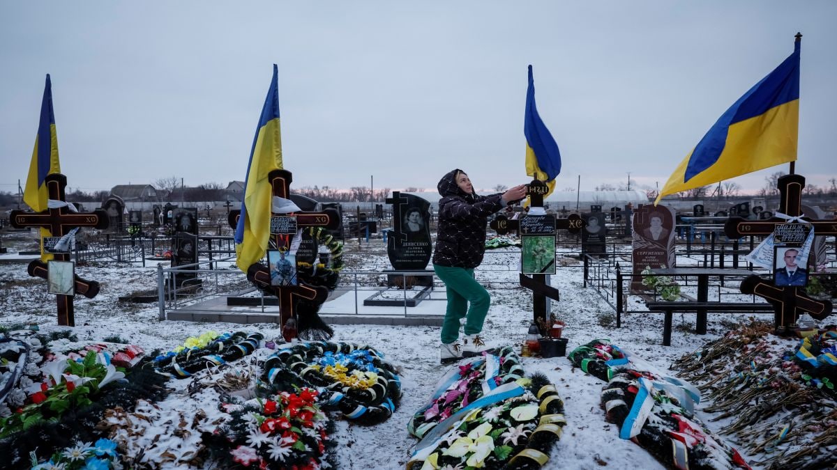 How Ukraine's fate in the third year of war depends largely on the West