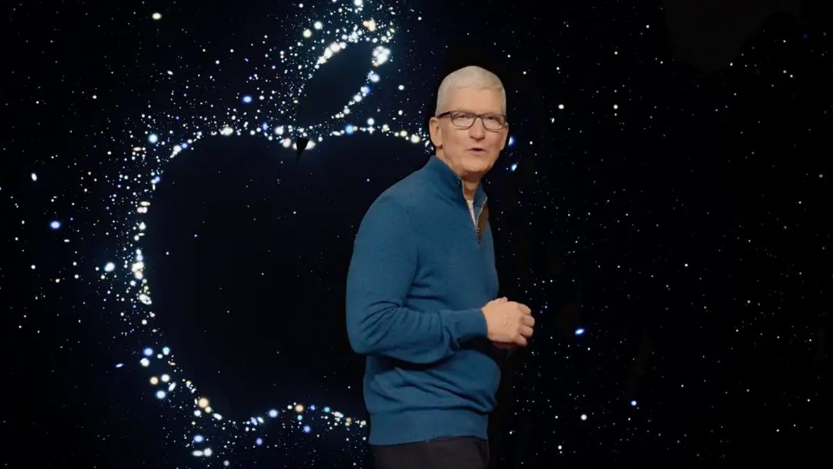 Apple is under pressure to come up with a product that sells in huge numbers, without cutting into its existing product lineup. That is why, it may be planning to enter the low-cost wearables market and start with a fitness ring, following it up with a part of smart glass Apple is under pressure to come up with a product that sells in huge numbers, without cutting into its existing product lineup. That is why, it may be planning to enter the low-cost wearables market and start with a fitness ring, following it up with a part of smart glass