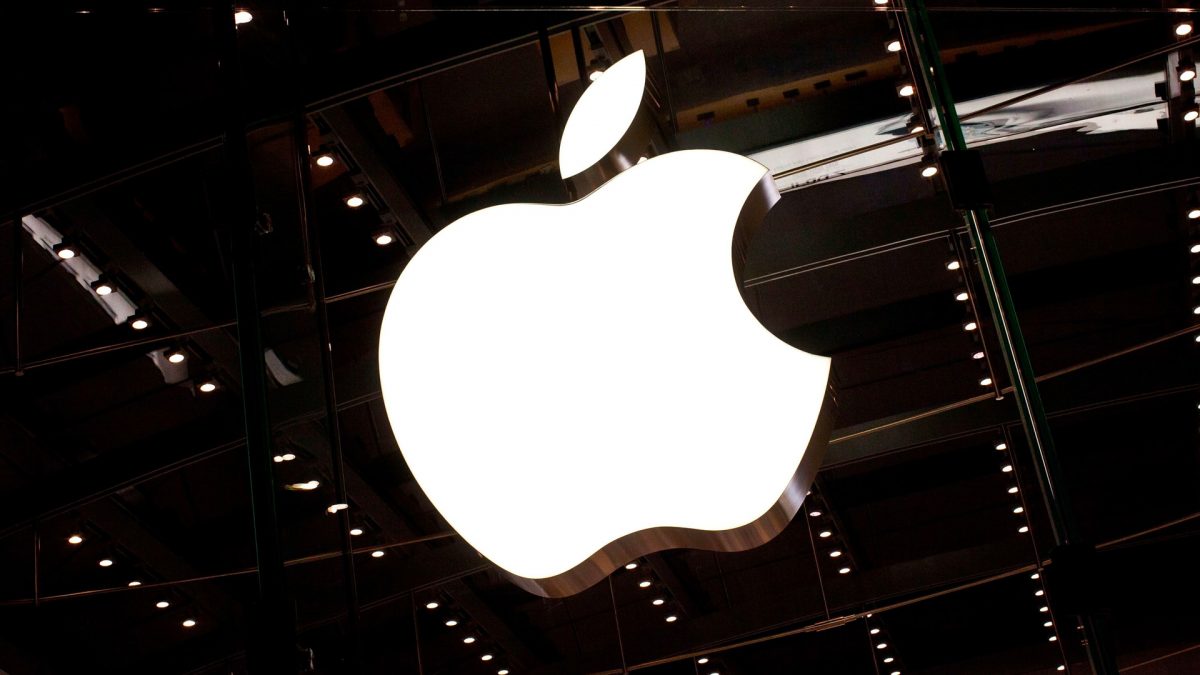 Apple working on a new kind of foldable device that is bigger than the iPhone, likely to be an iPad Apple working on a new kind of foldable device that is bigger than the iPhone, likely to be an iPad