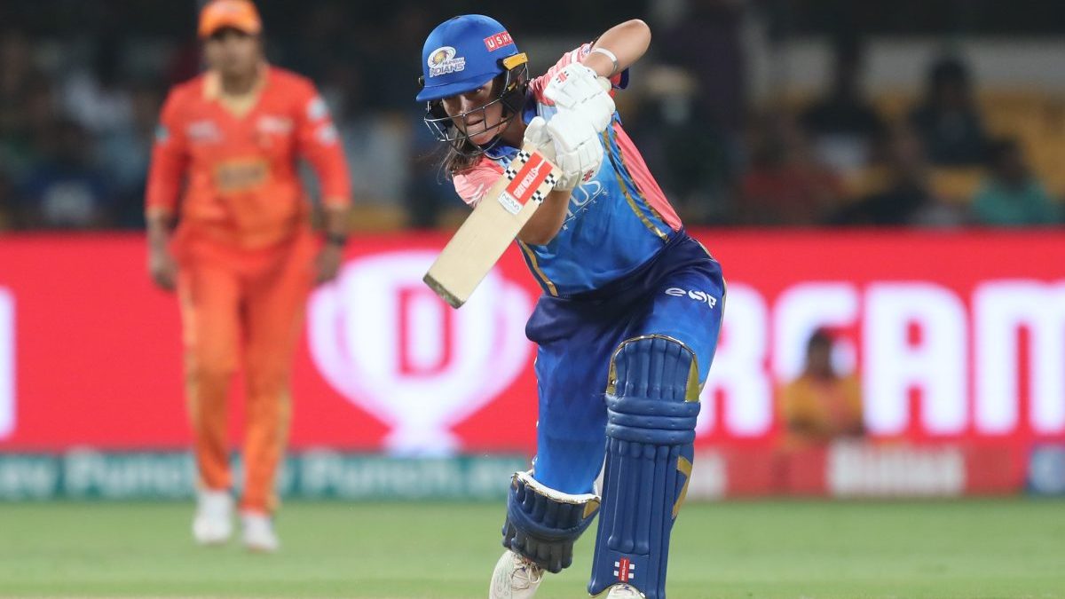 WPL 2024: Amelia Kerr, Harmanpreet Kaur guide Mumbai Indians to five-wicket win over Gujarat Giants WPL 2024: Amelia Kerr, Harmanpreet Kaur guide Mumbai Indians to five-wicket win over Gujarat Giants