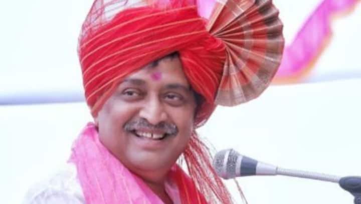 Maharashtra: Ashok Chavan quits Cong, likely to join BJP; Dy CM Fadnavis says 'Aagey aagey dekho hota hai kya'