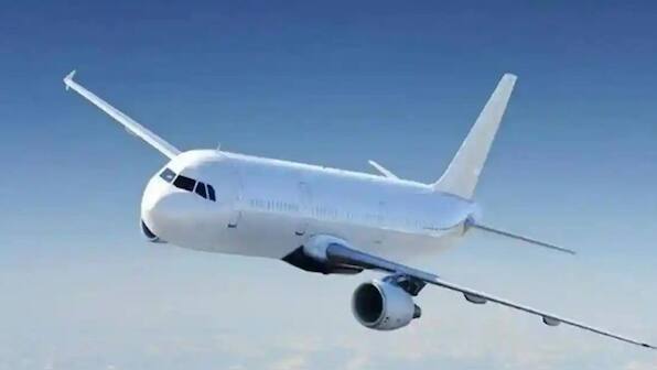 Canada: New York-bound flight returns to Toronto after fire in cockpit