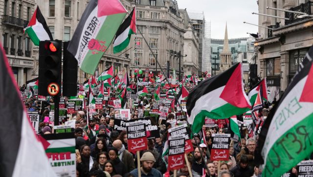 Sign of resurgence: Hamas deploys police, distributes funds in Gaza where Israeli troops withdrew weeks ago Sign of resurgence: Hamas deploys police, distributes funds in Gaza where Israeli troops withdrew weeks ago