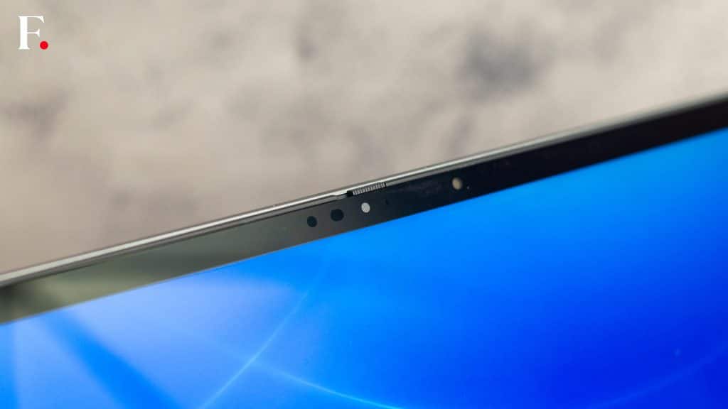 Dell Latitude 7440 14 2-in-1 Review 5