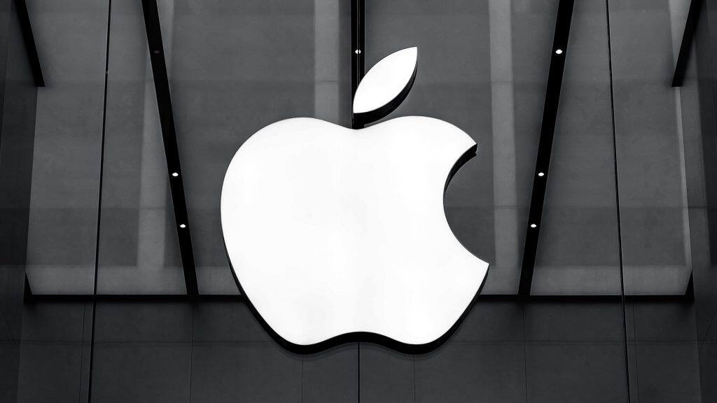 EU slaps Apple with a 500 Million fine for alleged antitrust violations in music streaming
