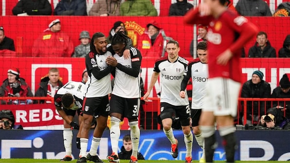 Premier League: Fulham puncture Manchester United as Man City, Arsenal close in on Liverpool