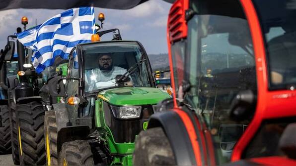 Greece: Thousands rally in Athens as farmers ramp up protests