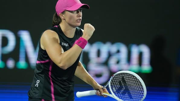 Iga Swiatek slips past Sloane Stephens as Aryna Sabalenka crashes out in Dubai