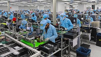 India must act fast to lure global smartphone manufacturers or risk losing out to China, Vietnam