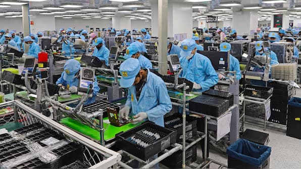 India must act fast to lure global smartphone manufacturers or risk losing out to China, Vietnam