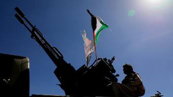 UK Foreign Secretary David Cameron asks Chinese FM Wang Yi to use influence on Iran to pressure Houthis