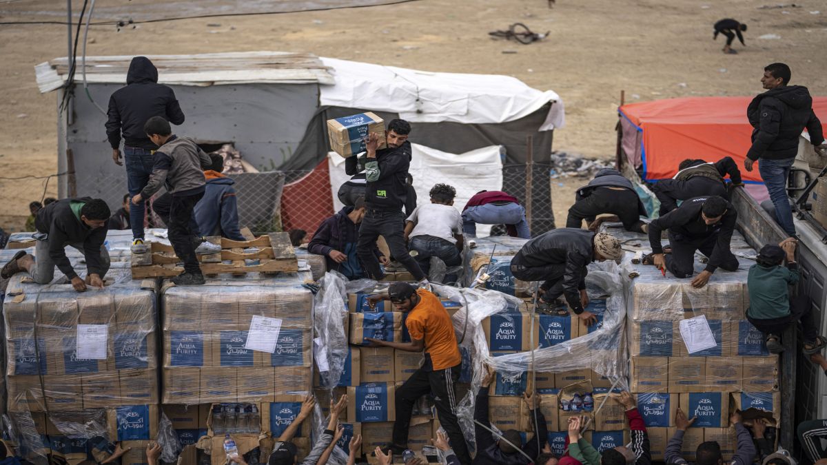 The World Food Programme (WFP) has said that it will suspend deliveries to Gaza owing to the violence there. File image/AP The World Food Programme (WFP) has said that it will suspend deliveries to Gaza owing to the violence there. File image/AP