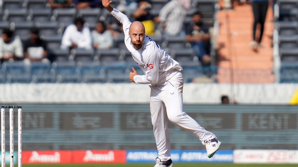 England spinner Jack Leach to undergo knee surgery