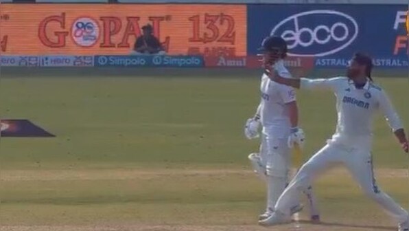 'T20 samajh ke bowling kar': Rohit's cheeky response to Jadeja bowling two no balls in same over; Watch