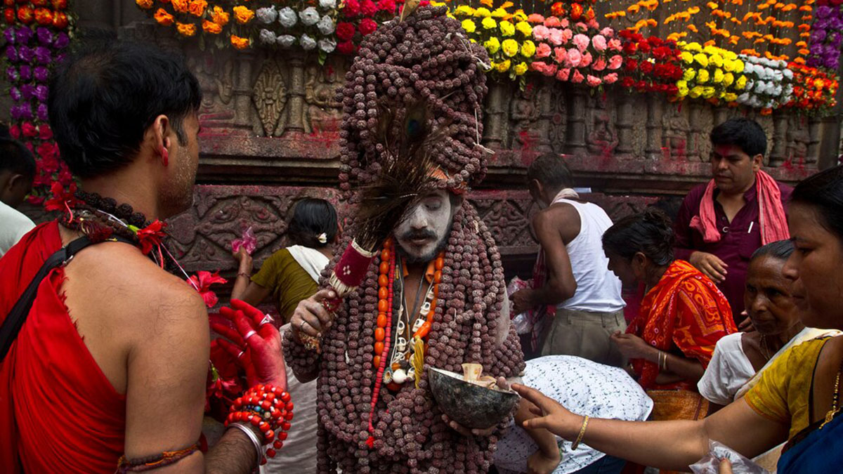 Embracing Hindu studies: Nurturing wisdom in the 21st century Embracing Hindu studies: Nurturing wisdom in the 21st century