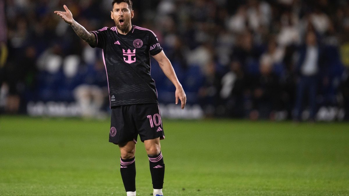 Watch: Lionel Messi scores late equaliser after one-two with Jordi Alba Watch: Lionel Messi scores late equaliser after one-two with Jordi Alba