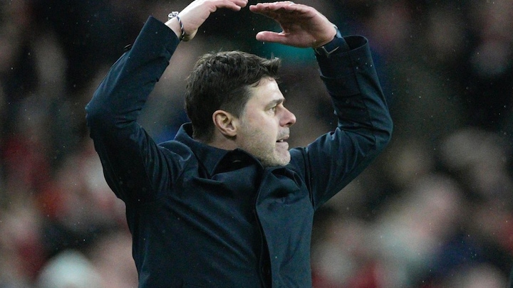 Chelsea manager Mauricio Pochettino hits back at 'bottle job' jibe by Gary Neville