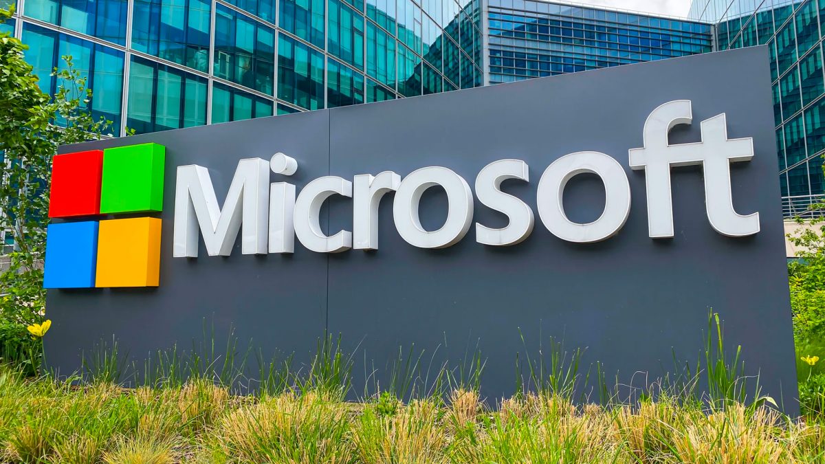 Microsoft looks for AI investments beyond OpenAI, partners with rivals