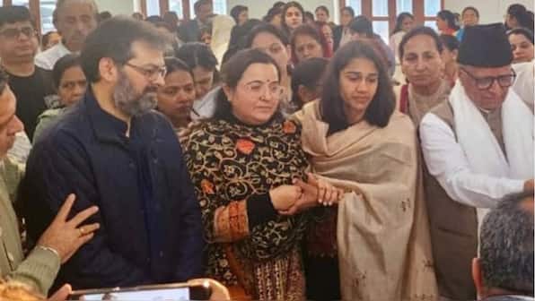 Suhani Bhatnagar passes away: Babita Phogat meets late Dangal actor's late parents at their residence, offers condolences