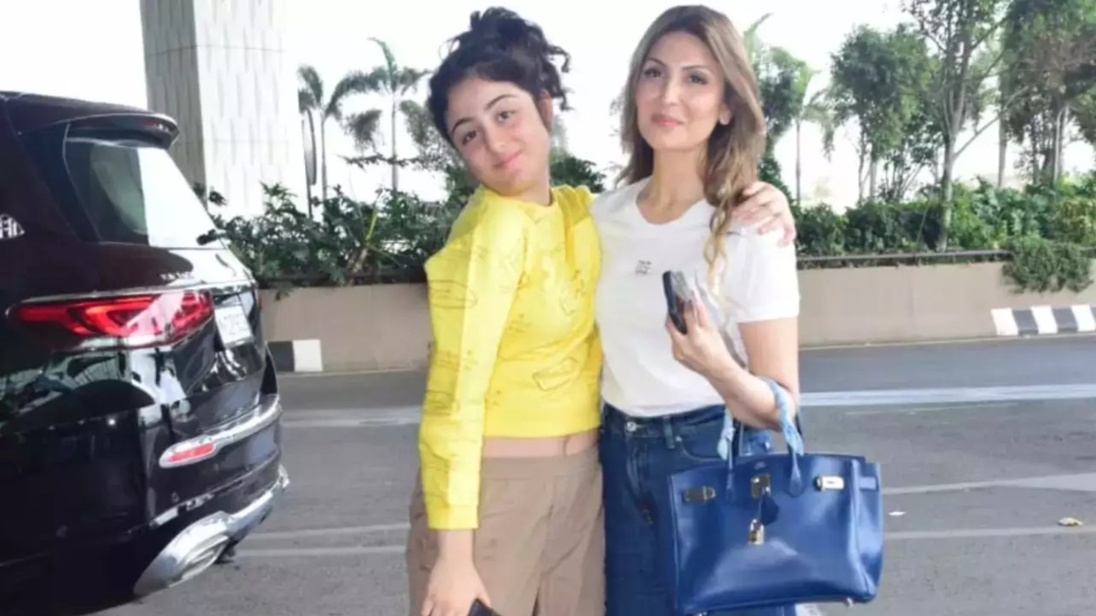 Ranbir Kapoor's niece Samara confidently poses for paps at the airport; Fans say 'Kapoor genes' Ranbir Kapoor's niece Samara confidently poses for paps at the airport; Fans say 'Kapoor genes'