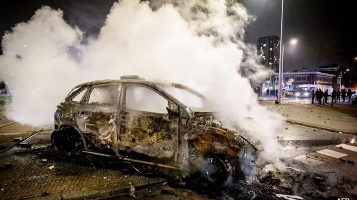 Netherlands: Several policemen injured as rival Eritrean groups clash in The Hague