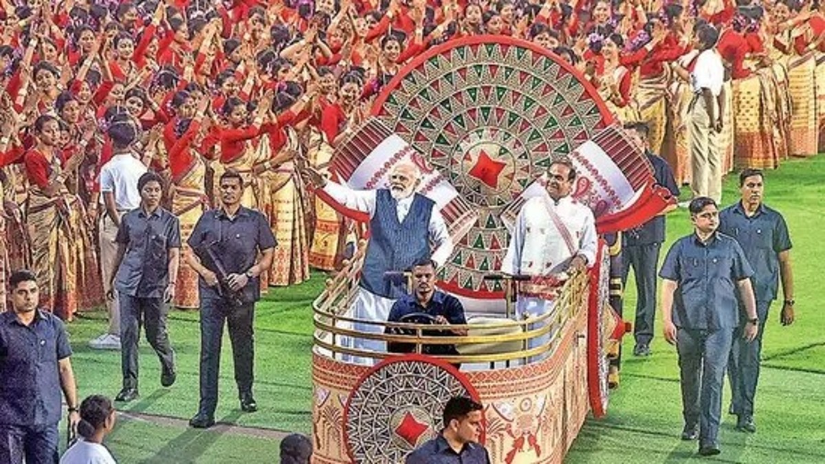 Prime Minister Narendra Modi with Assam CM Himanta Biswa Sarma . (PTI) Prime Minister Narendra Modi with Assam CM Himanta Biswa Sarma . (PTI)