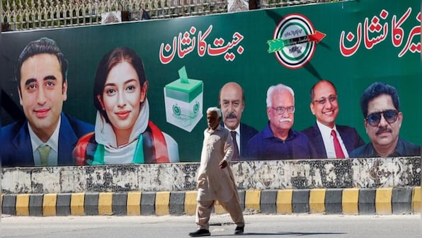 Supporters of two political parties clash during vote recount in Pakistan's Balochistan, 2 killed, 14 injured