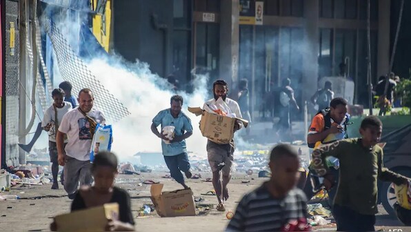 Scores killed as rival tribes clash in Papua New Guinea