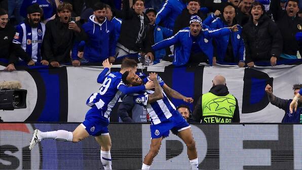 UEFA Champions League: Galeno stuns timid Arsenal with late Porto winner