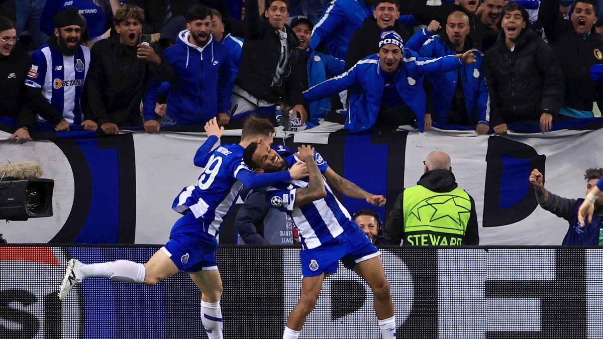 UEFA Champions League: Galeno stuns timid Arsenal with late Porto winner UEFA Champions League: Galeno stuns timid Arsenal with late Porto winner