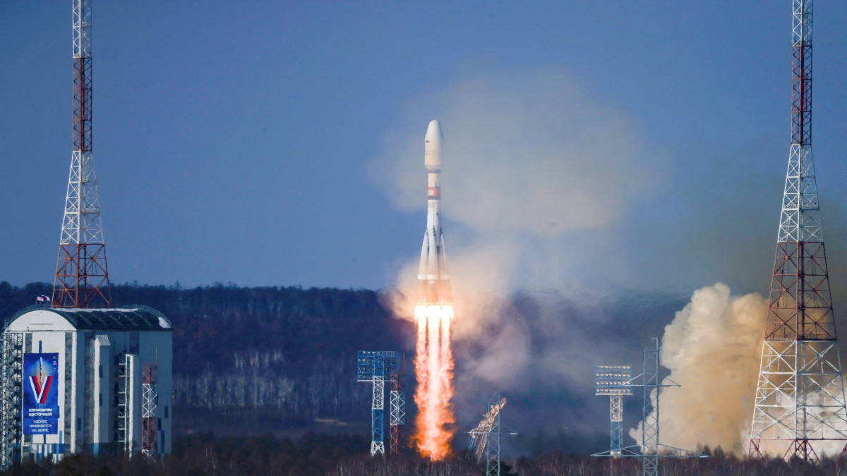 A Soyuz-2.1b rocket booster with a Fregat upper stage, carrying Russian the Meteor-M spacecraft and 18 Russian and foreign additional small satellites, blasts off from a launchpad at the Vostochny Cosmodrome in the far eastern Amur region, Russia. Reuters A Soyuz-2.1b rocket booster with a Fregat upper stage, carrying Russian the Meteor-M spacecraft and 18 Russian and foreign additional small satellites, blasts off from a launchpad at the Vostochny Cosmodrome in the far eastern Amur region, Russia. Reuters