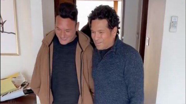 'The real hero...': Sachin Tendulkar meets para cricketer Amir Hussain Lone during Kashmir trip