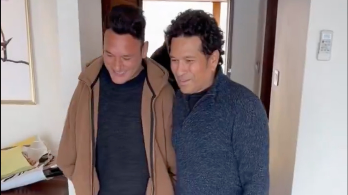 'The real hero...': Sachin Tendulkar meets para cricketer Amir Hussain Lone during Kashmir trip 'The real hero...': Sachin Tendulkar meets para cricketer Amir Hussain Lone during Kashmir trip